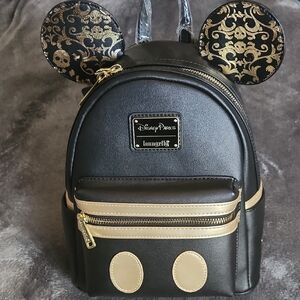 Mickey's Main Attraction Pirates of the Caribbean Loungefly Backpack